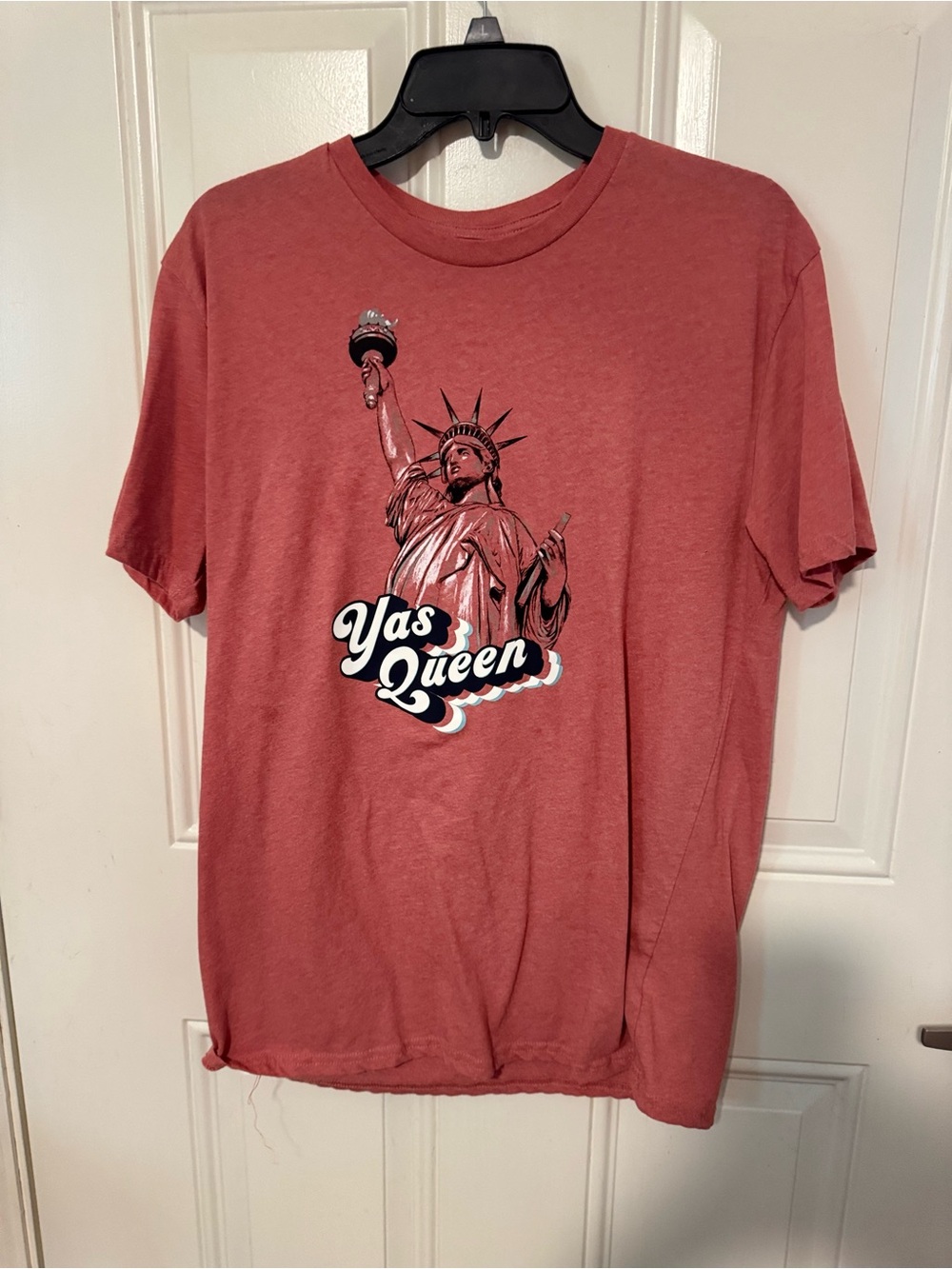 Yas Queen Statue of Liberty Graphic Tee - Coral Red
